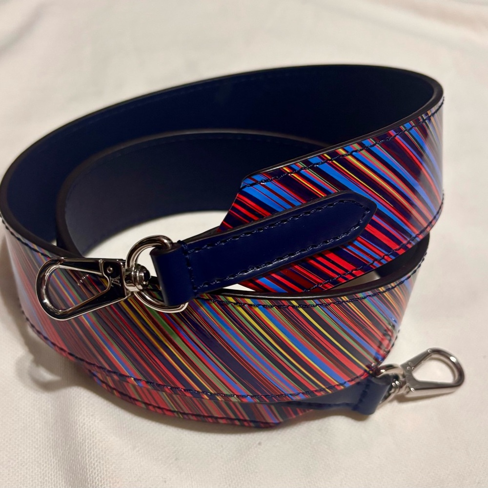 ⛔️SOLD⛔️ LOUIS VUITTON Tropical Print Epi Leather Bandouliere Strap